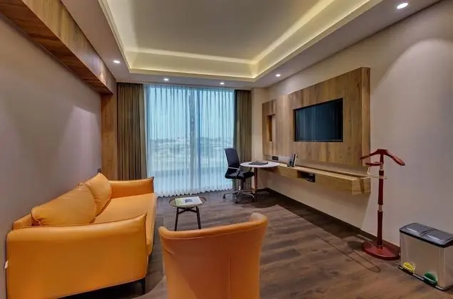 Hazel Suite