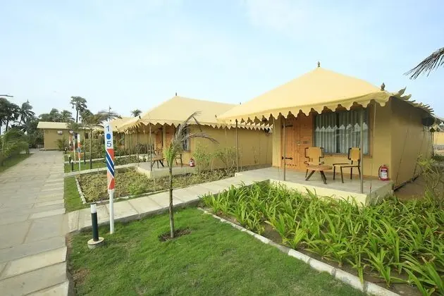 Winter Green Sea View Tent