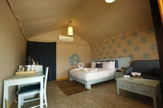 Winter Green Sea View Tent