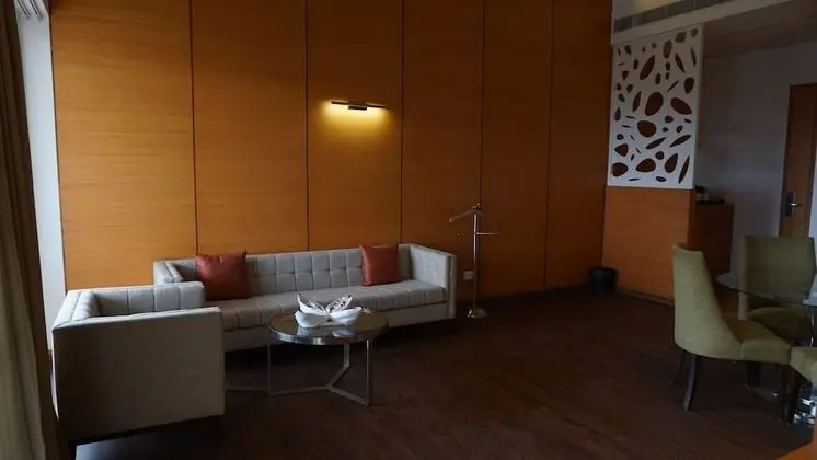 Büyük Yataklı Tek Kişilik Oda