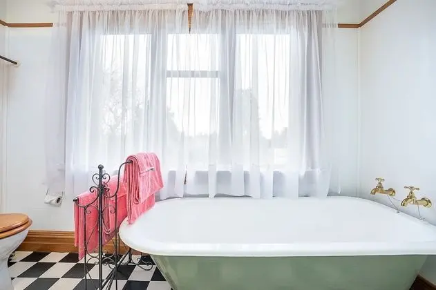 Luxury Oda (McSkimmings Suite)