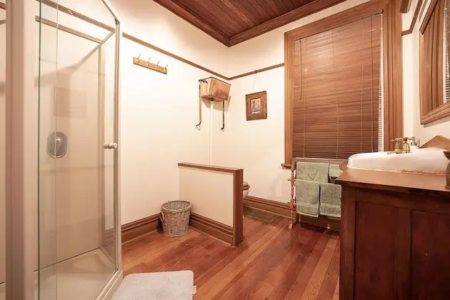 Luxury Tek Büyük Yataklı Oda (O'Malley Suite)