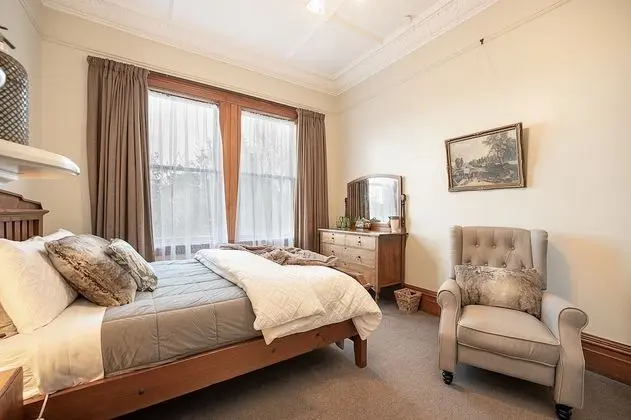 Superior Tek Büyük Yataklı Oda (Iwi Katea Room)