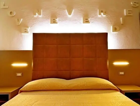 Tek Büyük veya İki Ayrı Yataklı Oda, Balkon