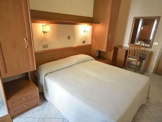 Tek Büyük veya İki Ayrı Yataklı Oda, Balkon