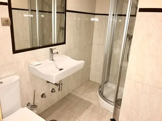 Basic Büyük Yataklı Tek Kişilik Oda