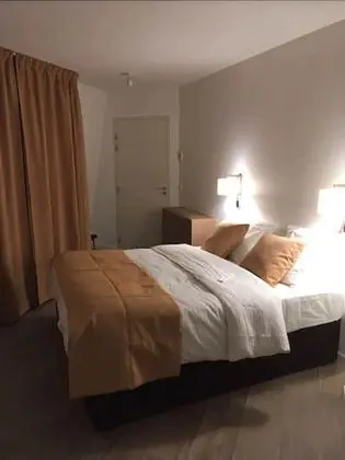 Premium Tek Büyük Yataklı Oda