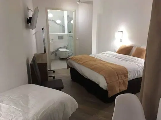 Premium Tek Büyük Yataklı Oda