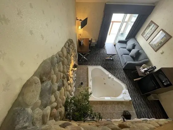 Suite (Jacuzzi) No Pets