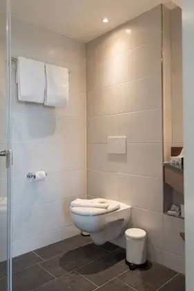 Classic Tek Büyük Yataklı Oda (water side)