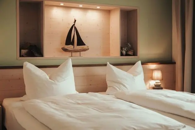 Comfort Tek Büyük Yataklı Oda (water side)