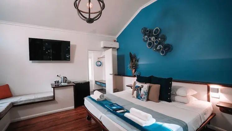 Luxury Oda