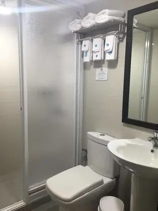 Üç Kişilik Oda, Birden Çok Yatak, Sigara İçilmez, Havuz Manzaralı
