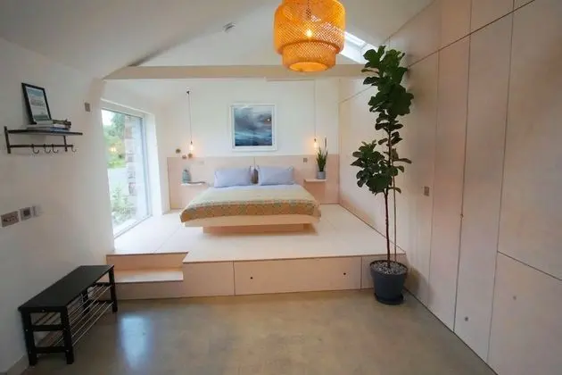 Ev, Banyolu/Duşlu (The Studio)
