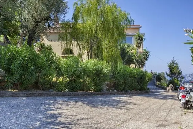Villa, Sigara İçilebilir