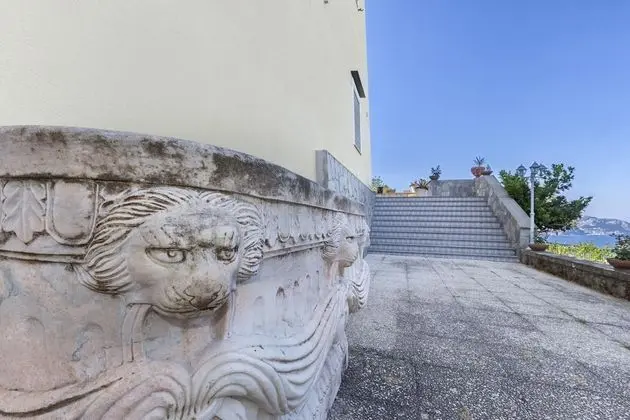 Villa, Sigara İçilebilir