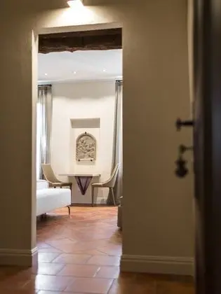 Stüdyo Süit, Ek Bina