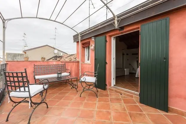 Stüdyo Süit, Ek Bina