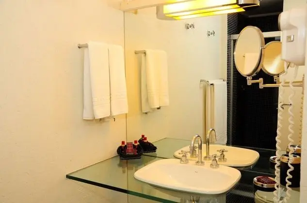 Luxury Tek Büyük Yataklı Oda
