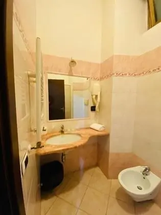 Basic Tek Büyük veya İki Ayrı Yataklı Oda