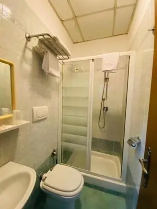 Basic Tek Büyük veya İki Ayrı Yataklı Oda