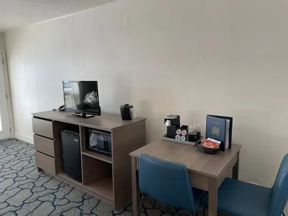 Oda, 1 En Büyük (King) Boy Yatak, Sigara İçilmez, Göl Manzaralı