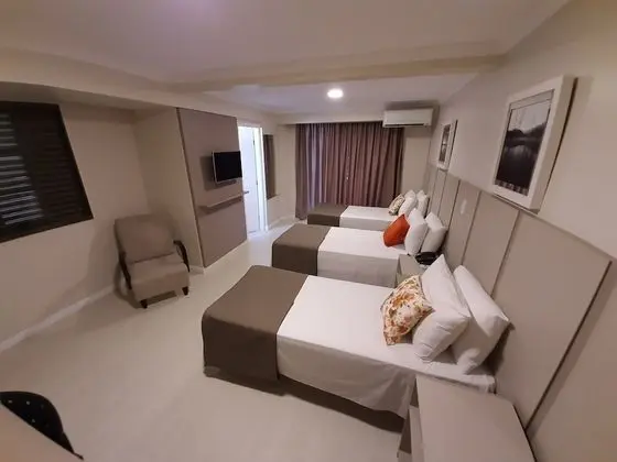 Premium (1 Cama Casal + 1 Cama Solteiro)