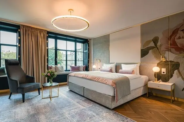 Grand Tek Büyük Yataklı Oda