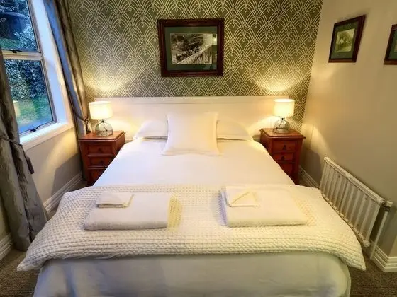 Deluxe Tek Büyük veya İki Ayrı Yataklı Oda, 1 Yatak Odası, Banyolu/Duşlu, Bahçe Manzaralı