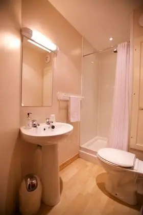 Basic Tek Kişilik Oda (Ferry Inn)