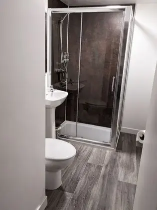 Comfort Tek Büyük Yataklı Oda (Ferry Inn)