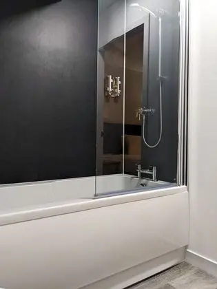 Family Oda (Ferry Inn)