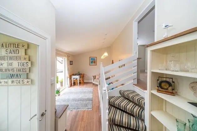 Ev