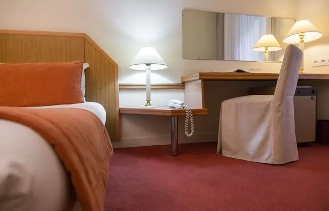 Standard Tek Büyük Yataklı Oda