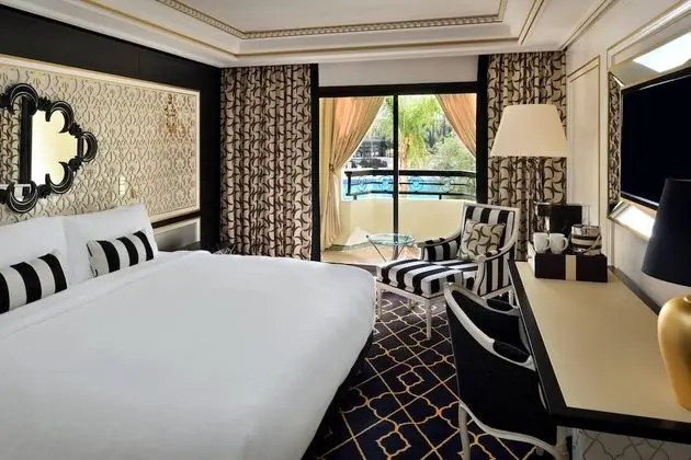 Junior Süit, 1 En Büyük (King) Boy Yatak ve Çekyat, Sigara İçilmez, Balkon
