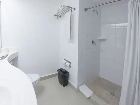 Basic Tek Büyük Yataklı Oda
