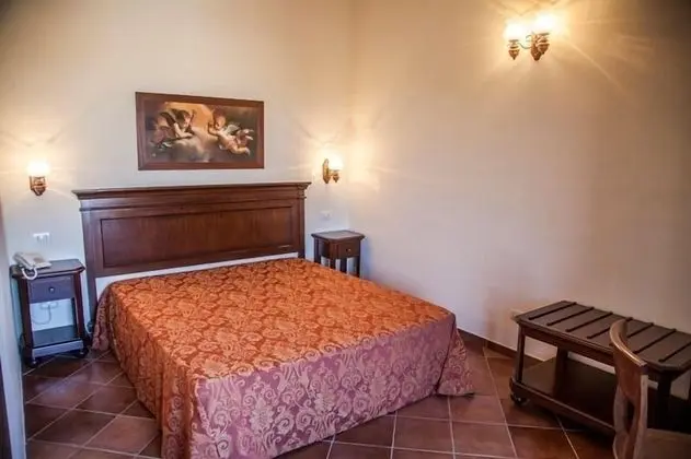 Classic Tek Büyük Yataklı Oda