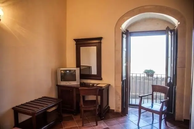 Classic Tek Büyük Yataklı Oda