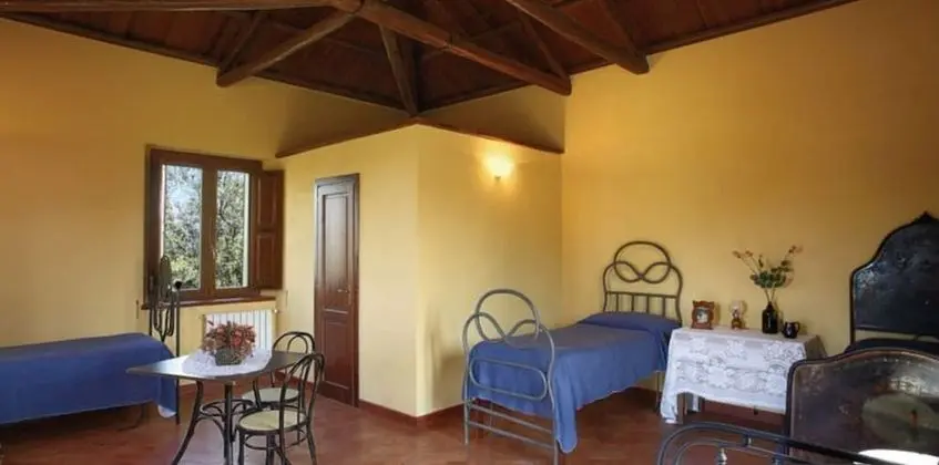 Üç Kişilik Oda, Birden Çok Yatak, Sigara İçilmez, Bahçe Manzaralı