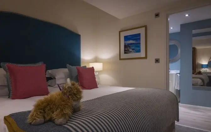 Poolside Suite