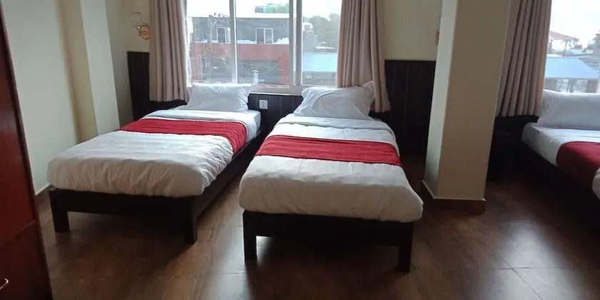Standard Üç Kişilik Oda, Tepe Manzaralı