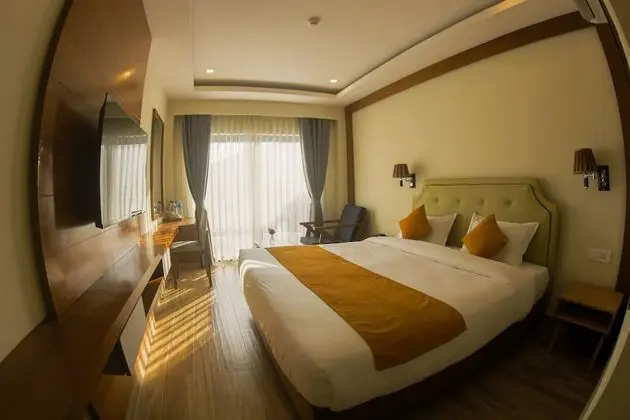 Deluxe Tek Büyük Yataklı Oda