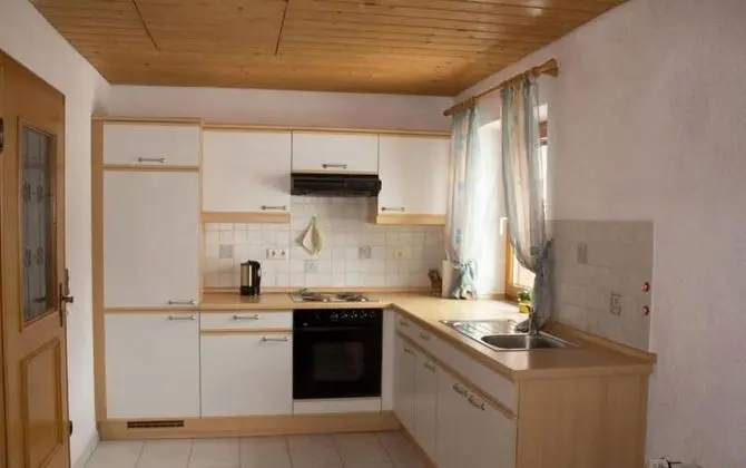 Family Apart Daire (Kachelofen)