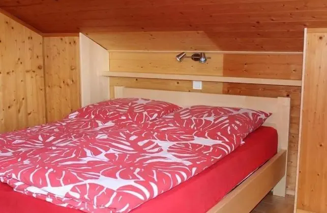 Family Apart Daire (Kachelofen)