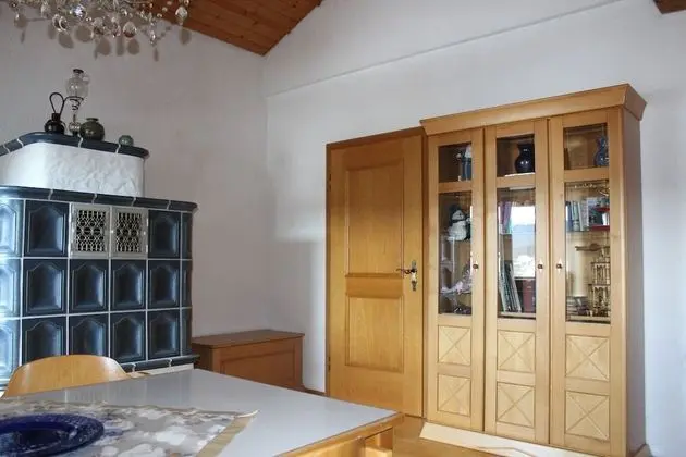 Family Apart Daire (Kachelofen)