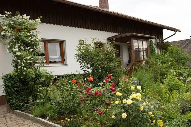 Family Apart Daire (Kachelofen)