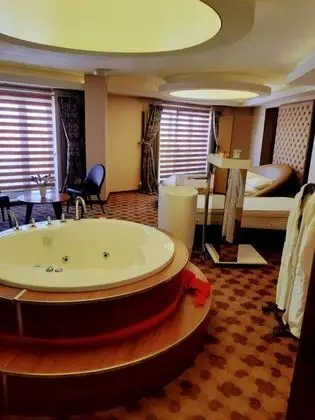 Suite, Şehir Manzaralı, Jakuzili