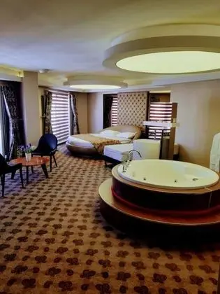 Suite, Şehir Manzaralı, Jakuzili