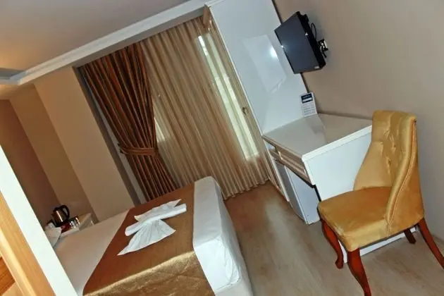Tek Büyük Yataklı Oda, 1 Çift Kişilik Yatak