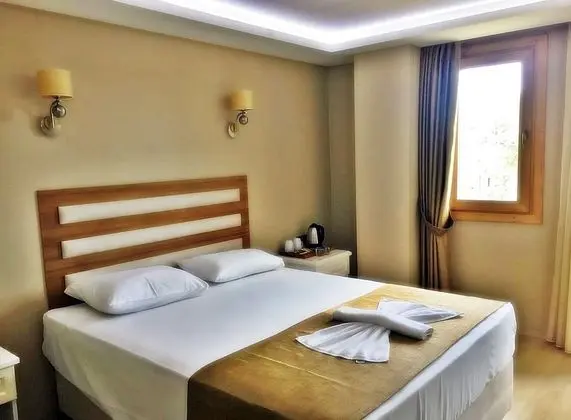 Tek Büyük Yataklı Oda, 1 Çift Kişilik Yatak